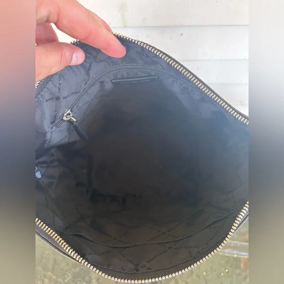 MICHAEL KORS PEBBLED LEATHER  FULTON SPORT CROSSBODY MESSENGER BAG. PRISTINE! - Picture 11 of 13